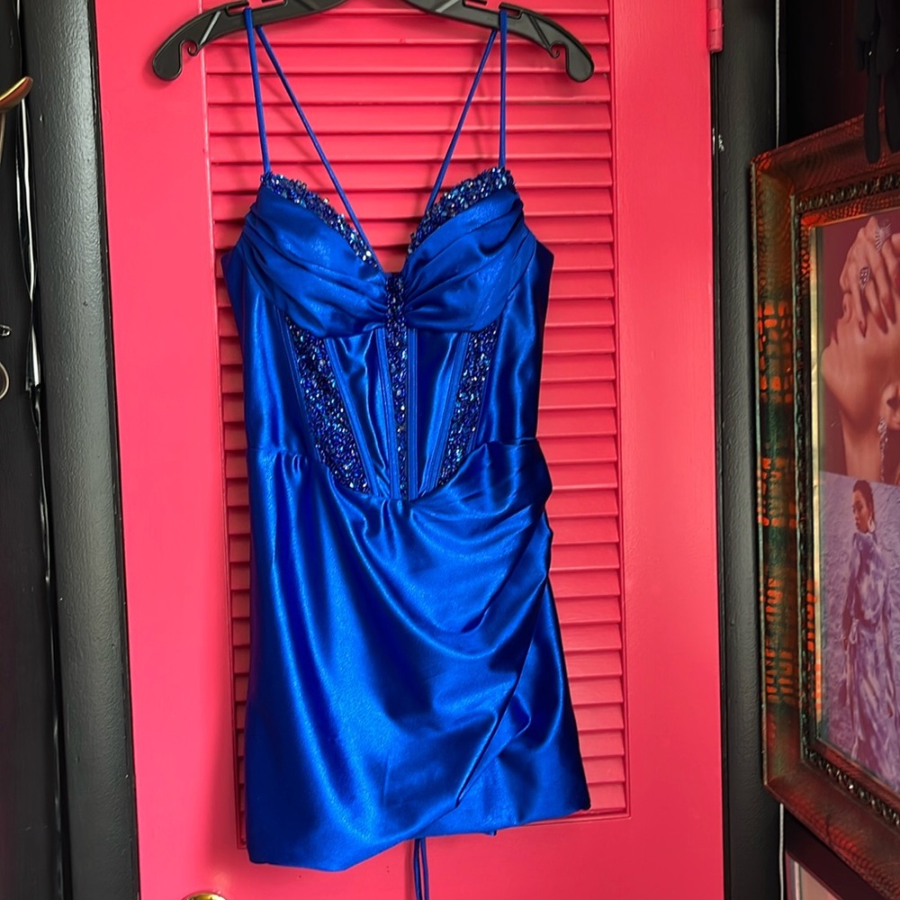 NWOT NOX SIZE 8 Stunning Blue Satin Dress with Beaded Details